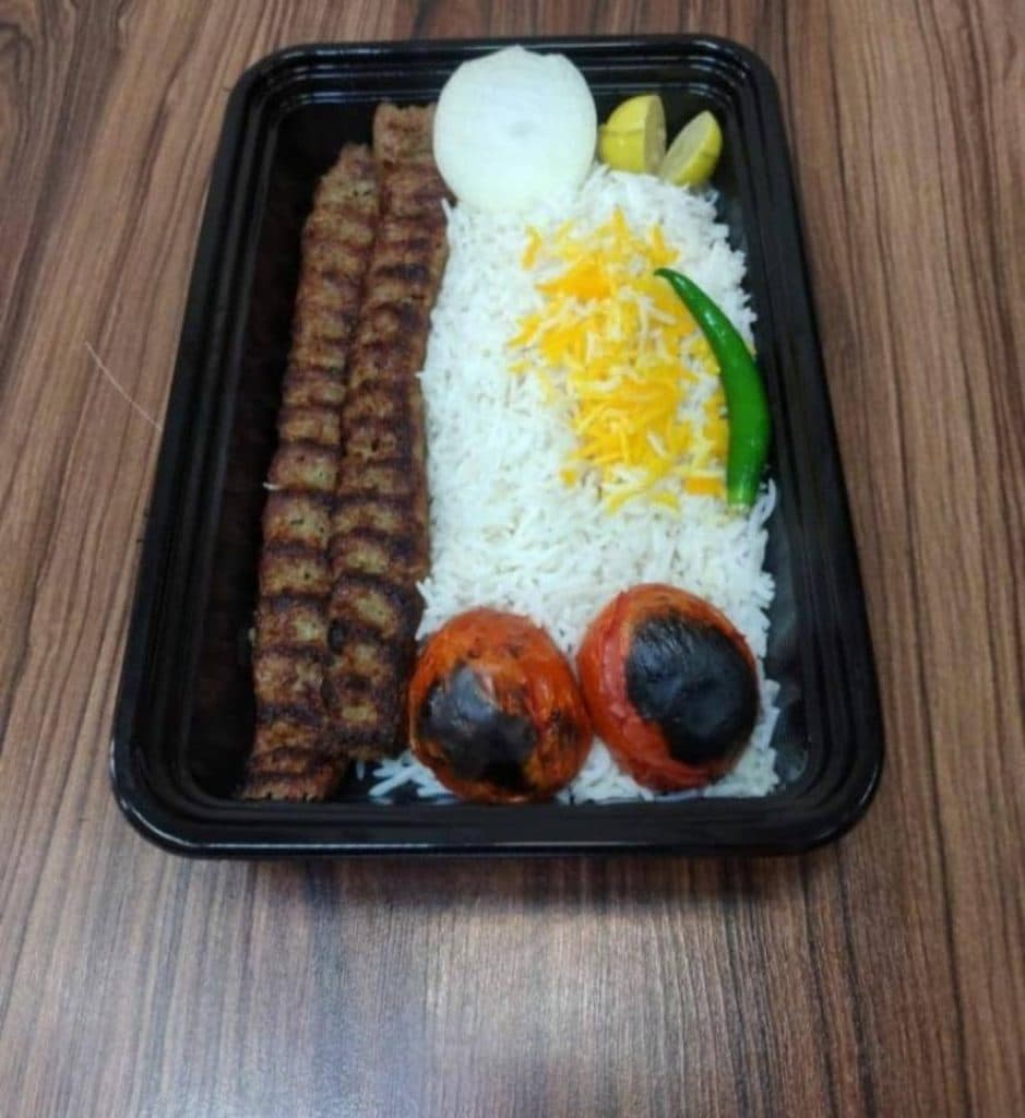 رستوران و کترینگ بیرون بر امیرحسین در اهواز