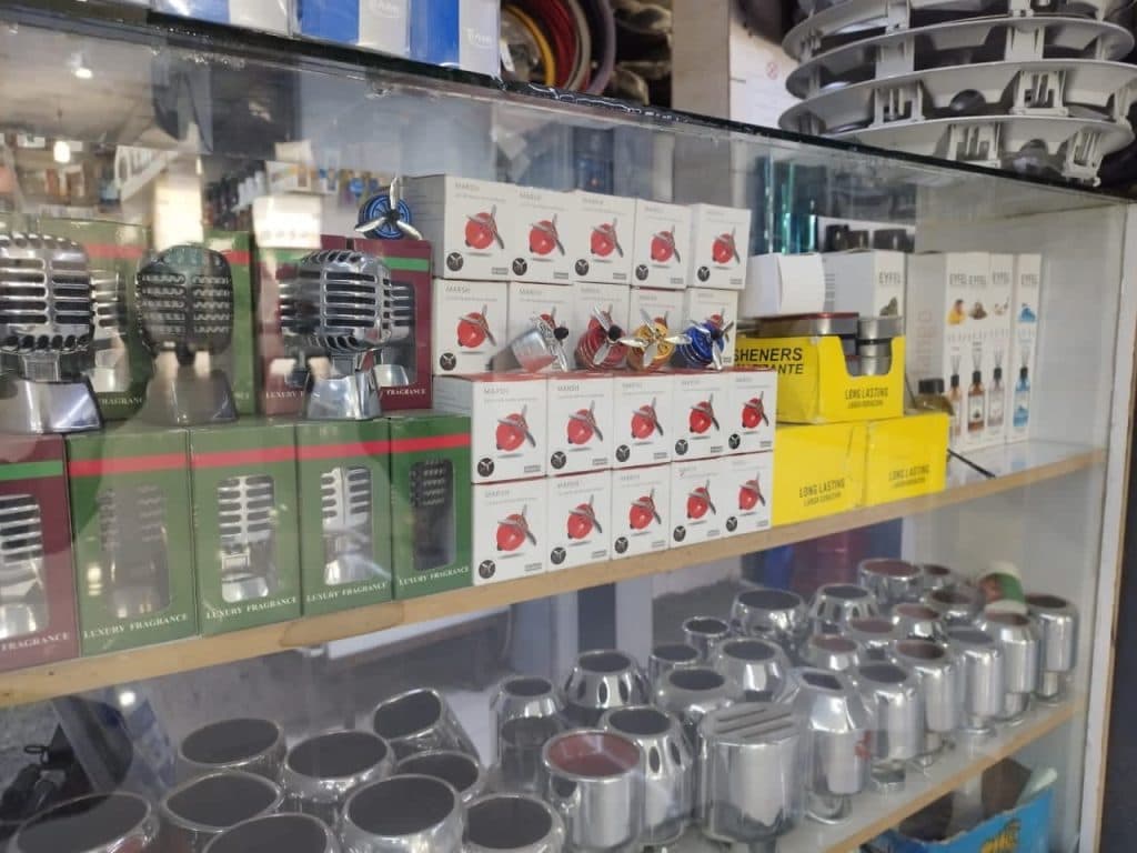 فروشگاه تزئینات اتومبیل و لوکس نگاهی تک و عمده در اهواز