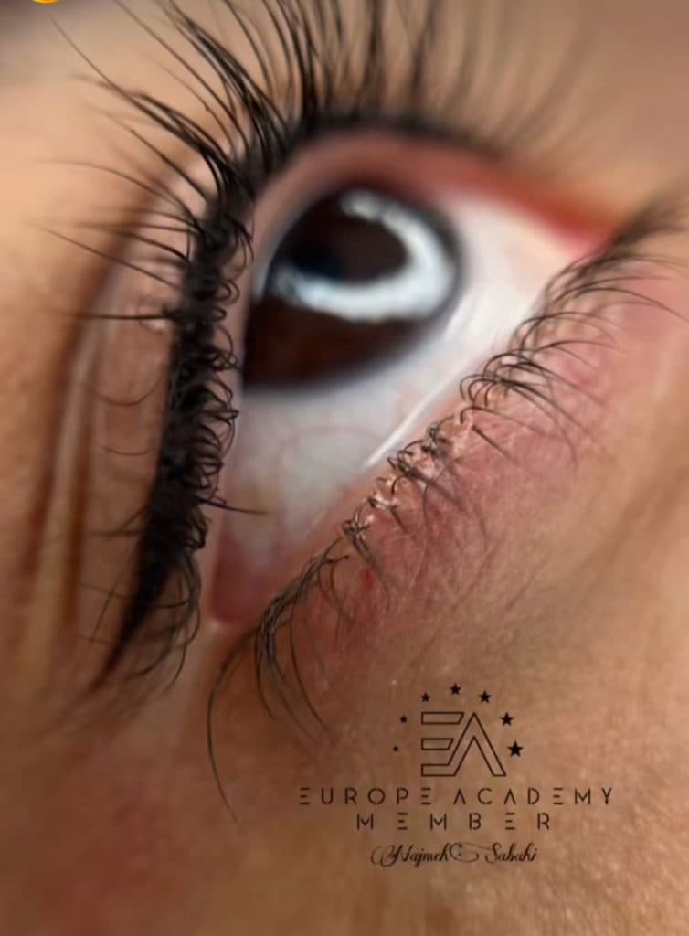 مرکز تخصصی میکروبلیدینگ ابرو و ریموو تتو نجمه صباحی در کرمان