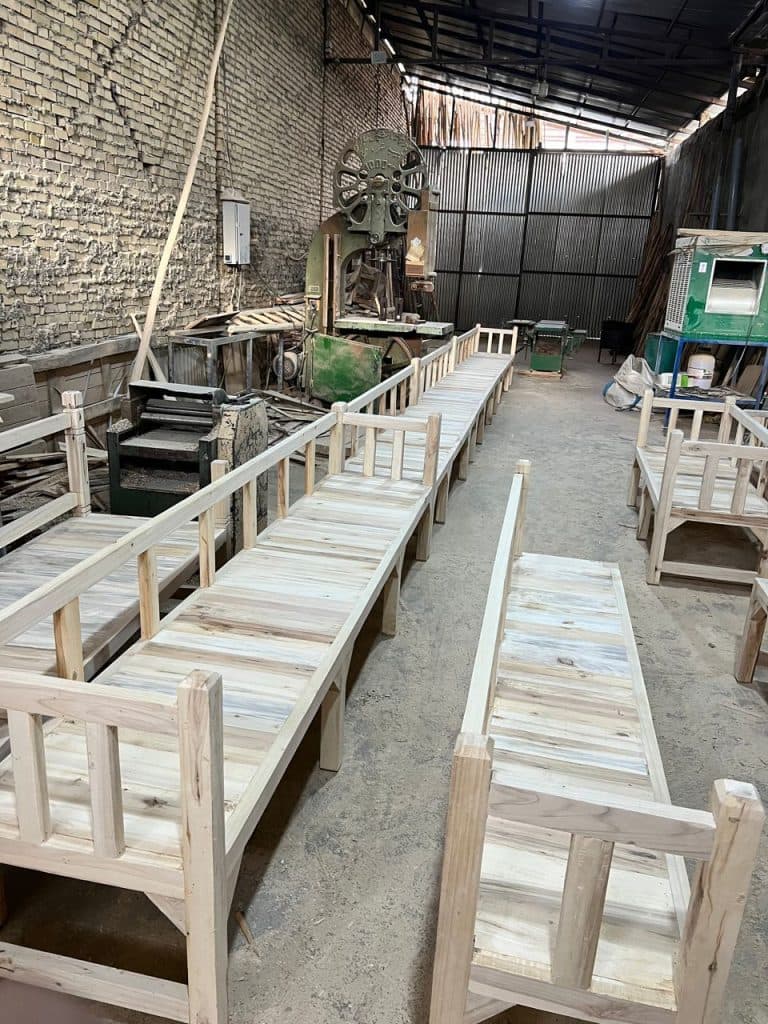 تولید تخت های سنتی گره چینی و آلاچیق چوبی حسین پور در مشهد