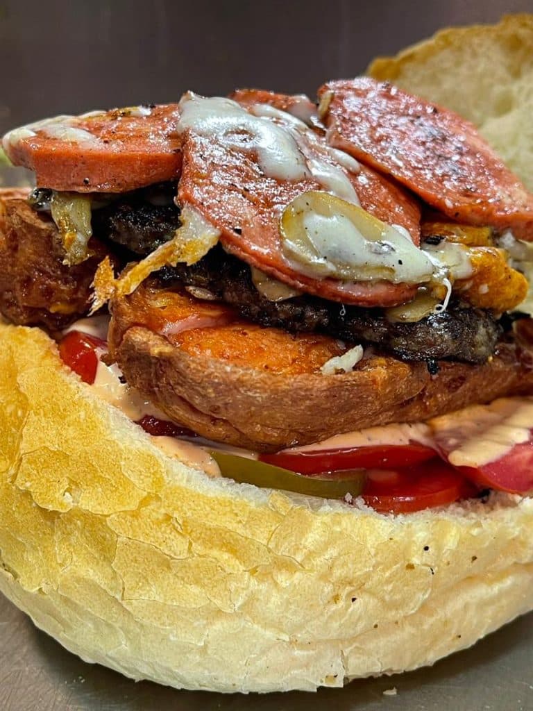 فست فود مجی انفجار در یزد