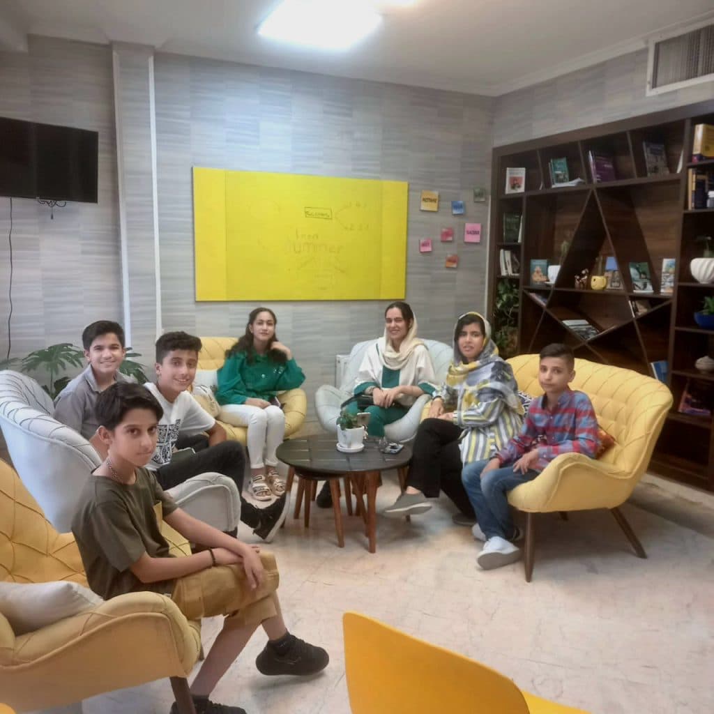 آکادمی زبان انگلیسی آمریکایی فروغ نوین در یزد