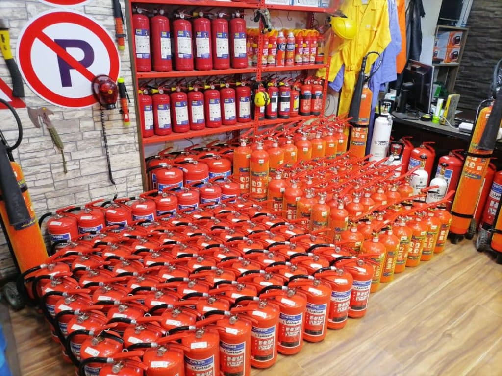 فروشگاه لوازم ایمنی و کپسول آتشنشانی آلفا در صومعه سرا