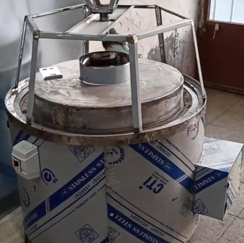 تولید و فروش دستگاه های بسته بندی کره گیری ارده گیری احلام سبز اصفهان