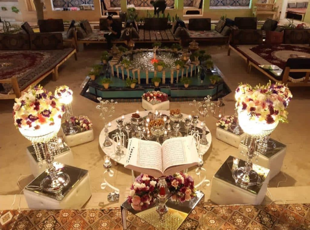 تالار رستوران سنتی قرص ماه در آران و بیدگل کاشان