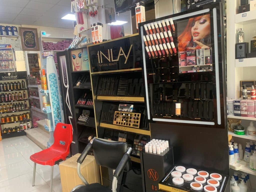 فروشگاه آرایشگاهی و بهداشتی لوکس شجری در کاشان