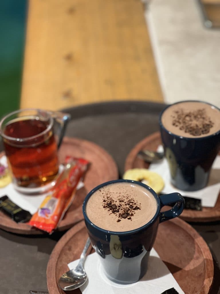 کافه فست فود پری در لاهیجان