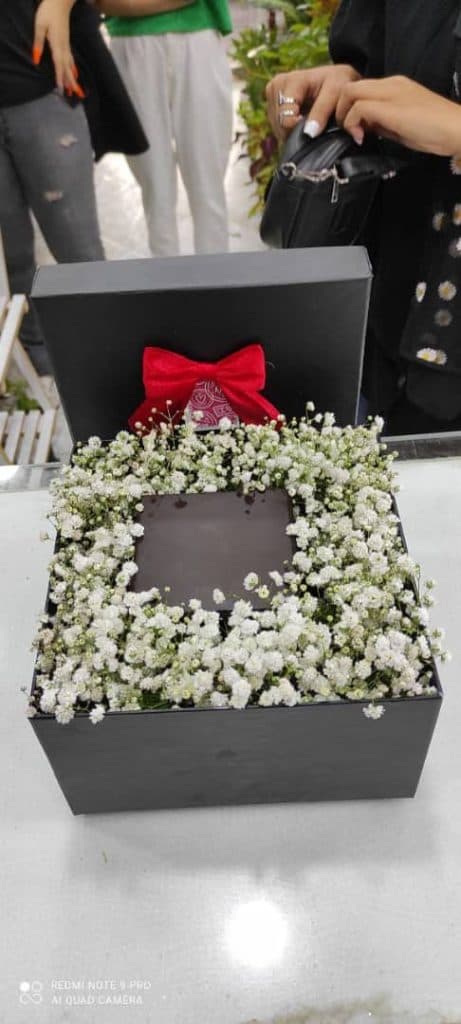 گل فروشی نیلوفرآبی در قزوین