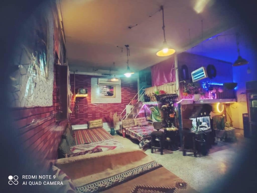 کافه رستوران امپراطور در کنارتخته شیراز