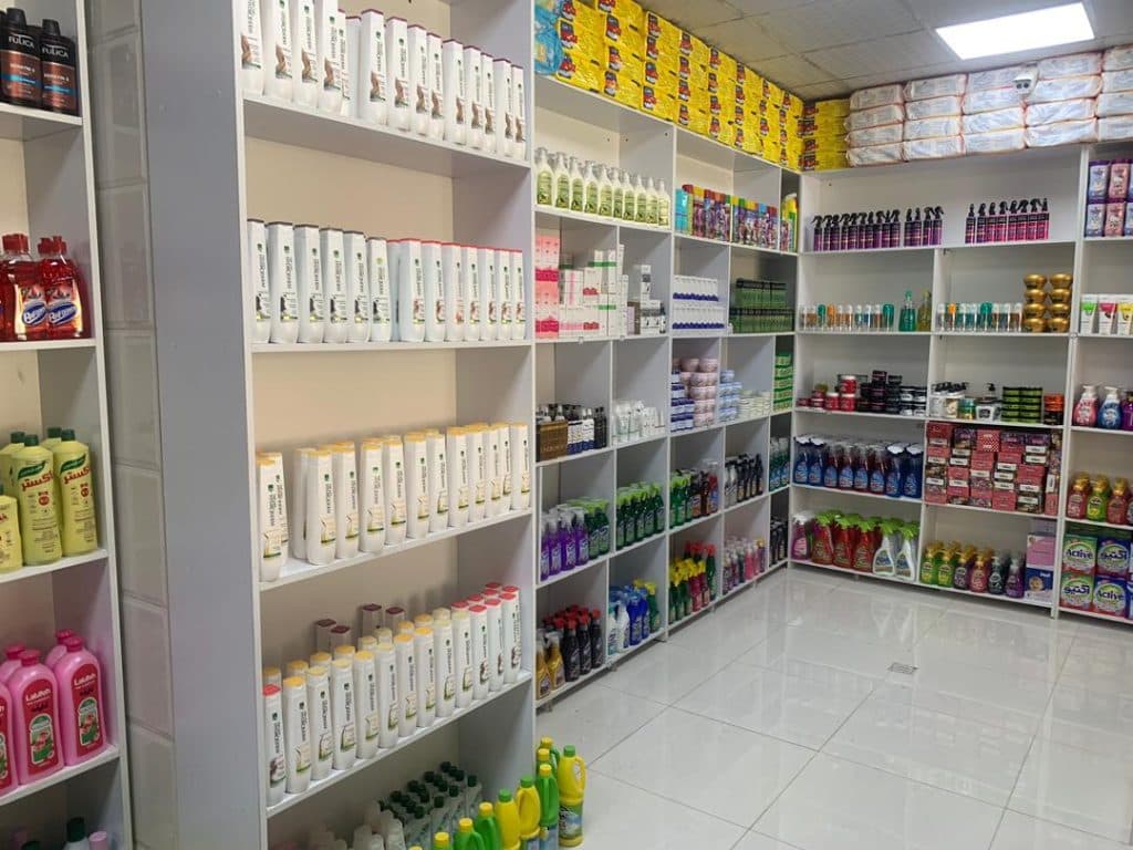 فروشگاه آرایشگاهی و بهداشتی لوکس شجری در کاشان