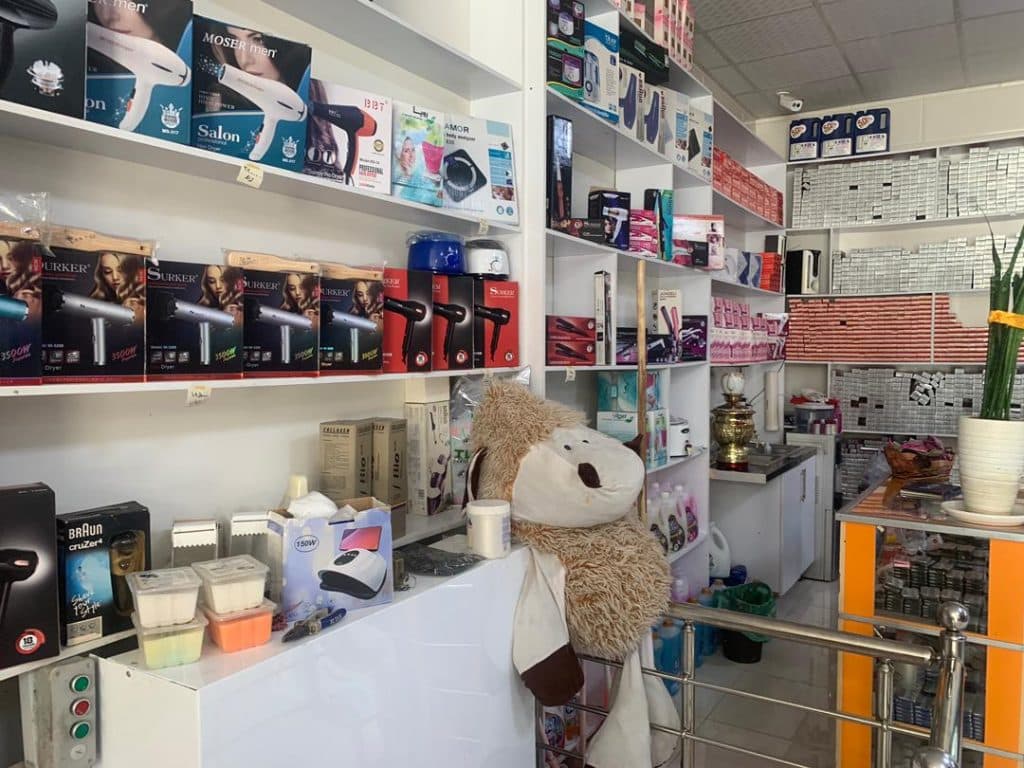 فروشگاه آرایشگاهی و بهداشتی لوکس شجری در کاشان