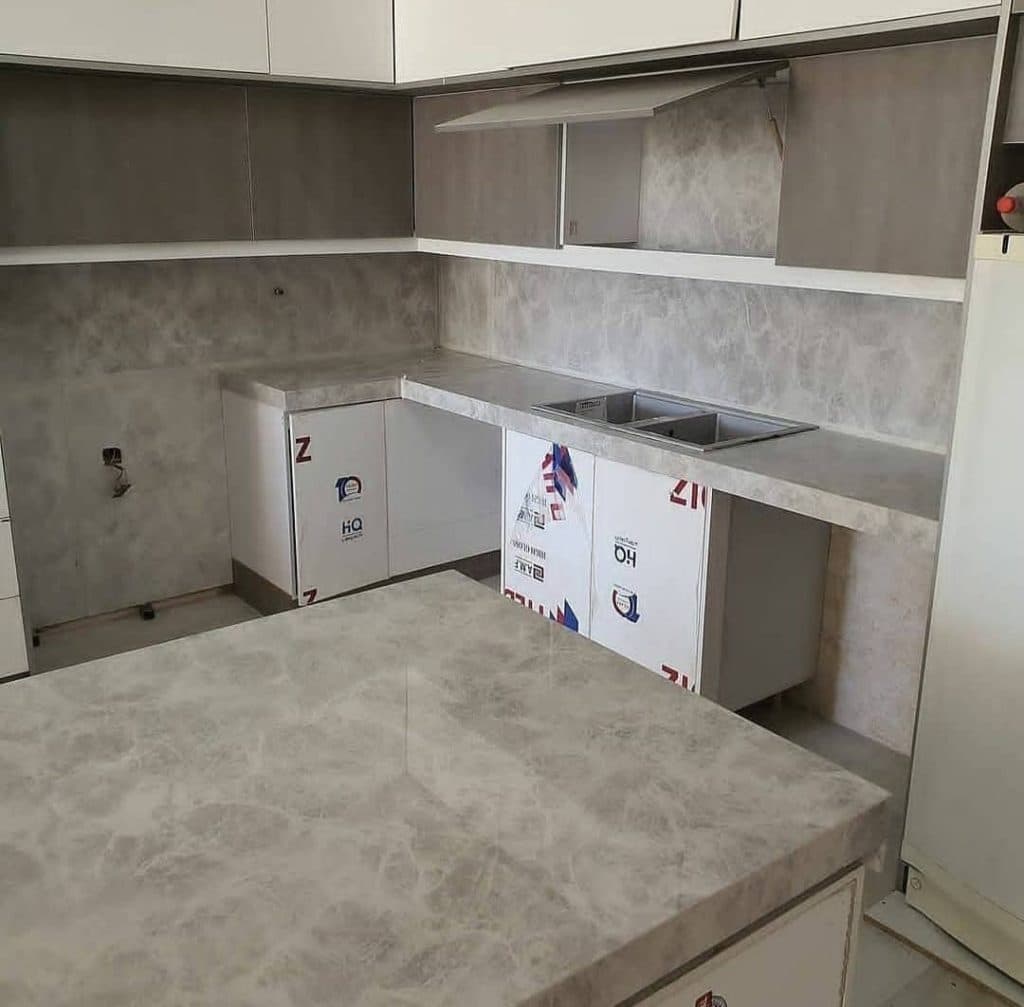 اجرا و نصب سنگ مرمر و سرامیک اسلب مهاجر در اصفهان