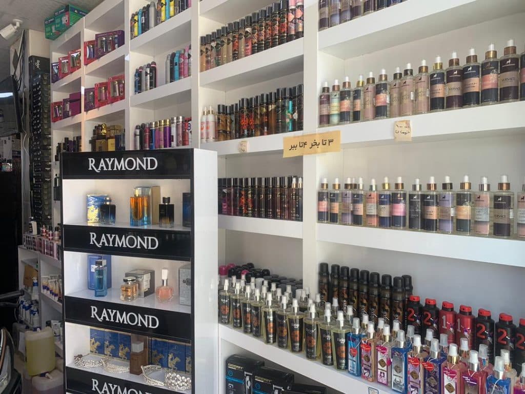 فروشگاه آرایشگاهی و بهداشتی لوکس شجری در کاشان