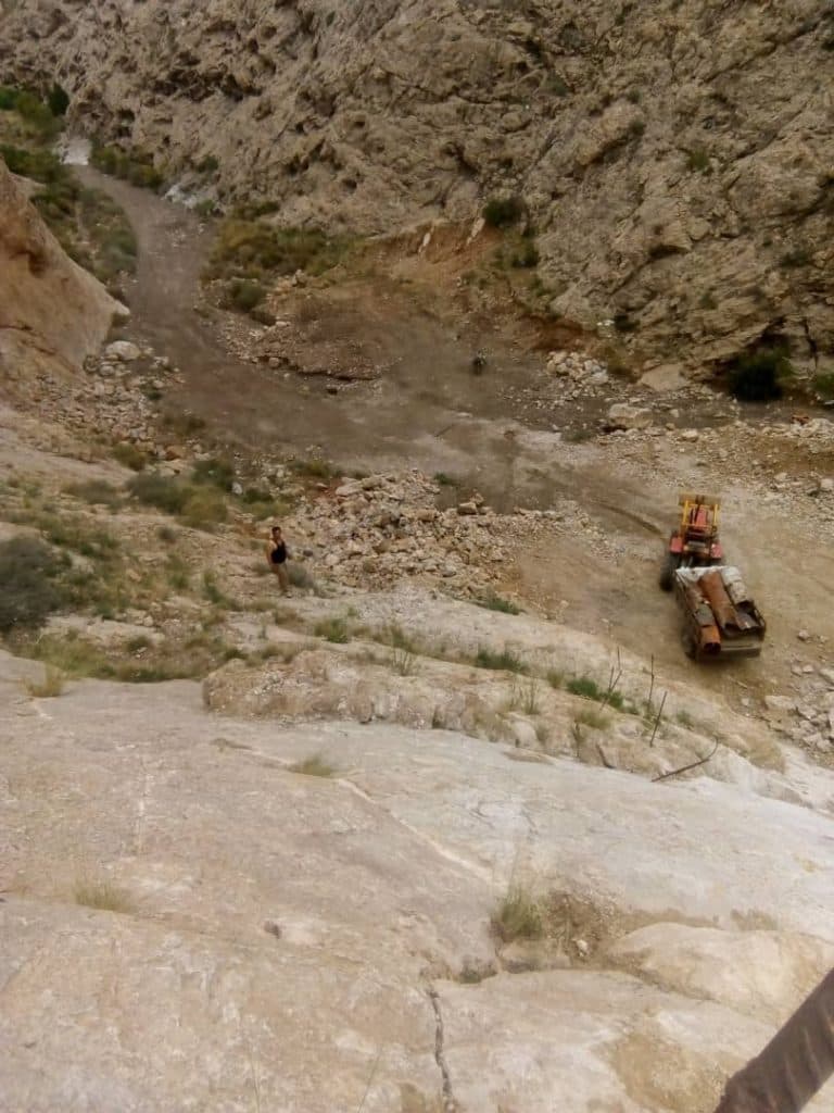 تولید و فروش سنگ فلورین هماتیت دلومیت آهک بنائیان در دامغان