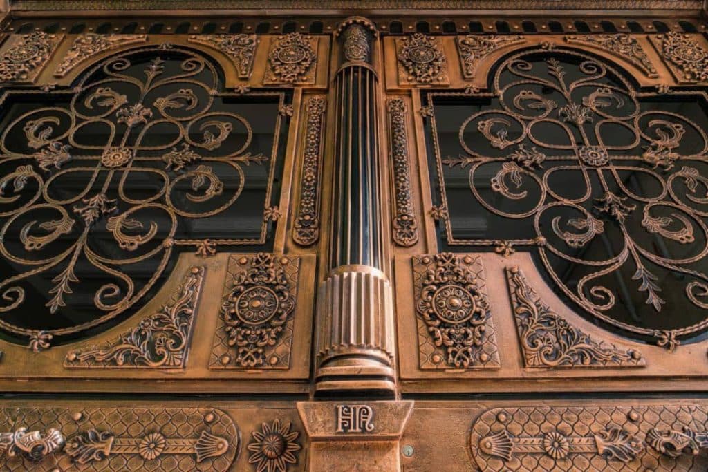 تولید و ساخت تمام سازه های فلزی قصر کورد در ساوه