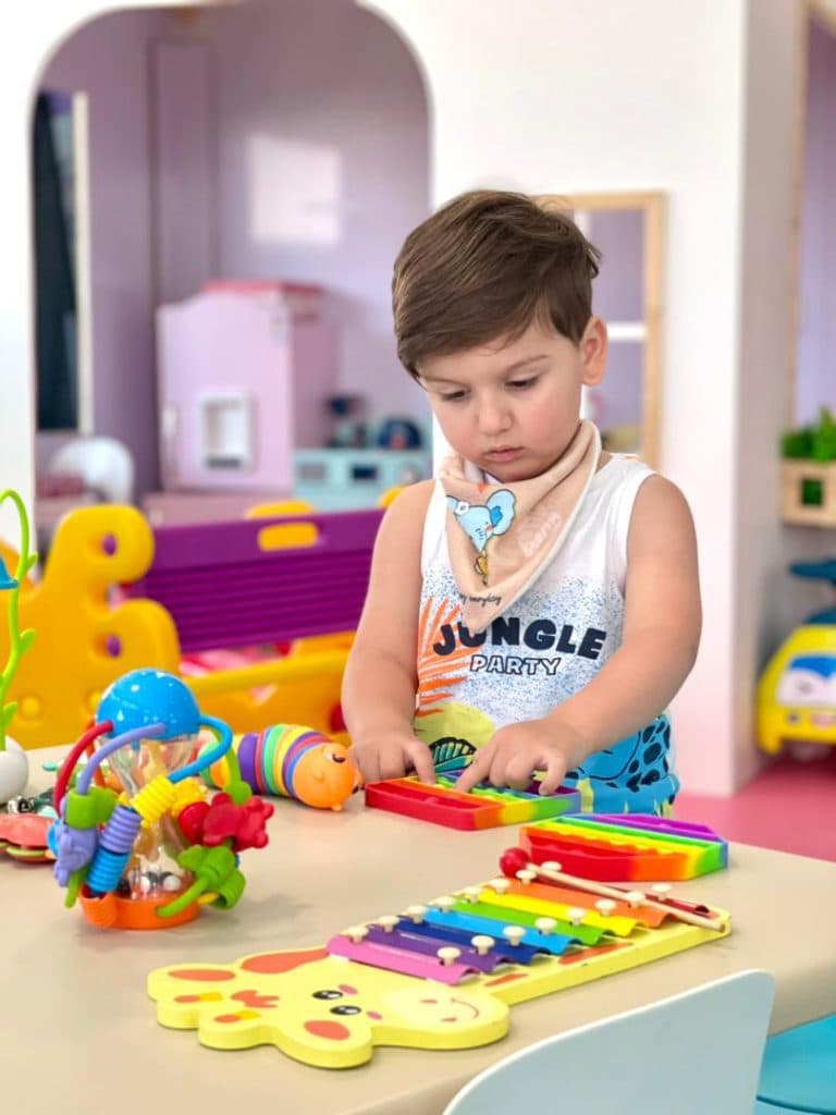 مدلینگ کودک نیکان زاهدیان در گیلان