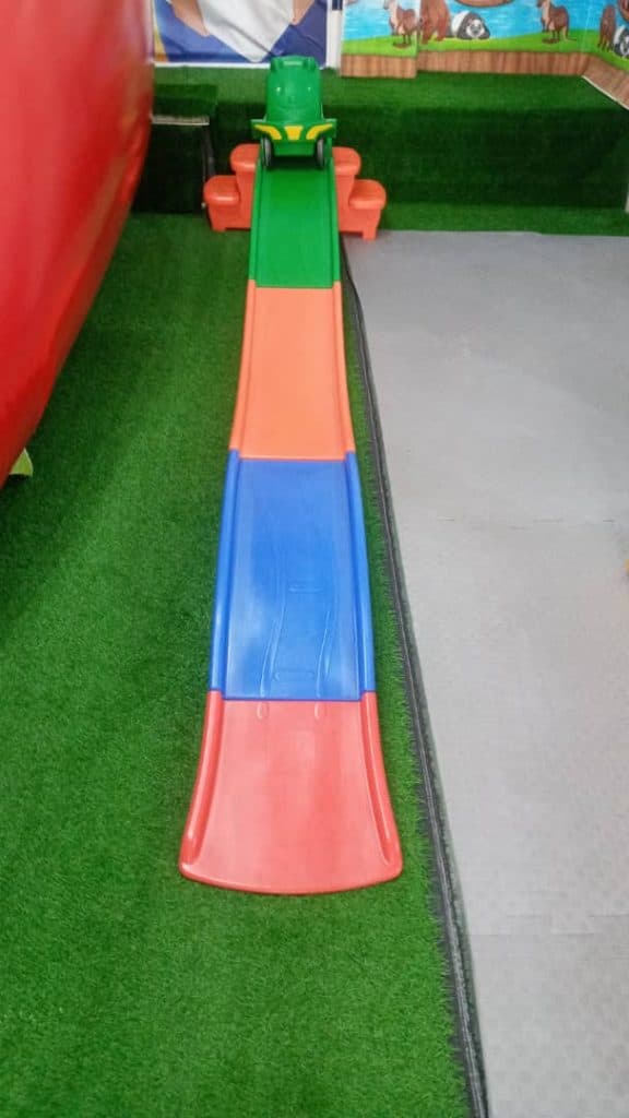 تولید و فروش تجهیزات خانه بازی و ترامپولین بازی سازان در تبریز آذربایجان شرقی