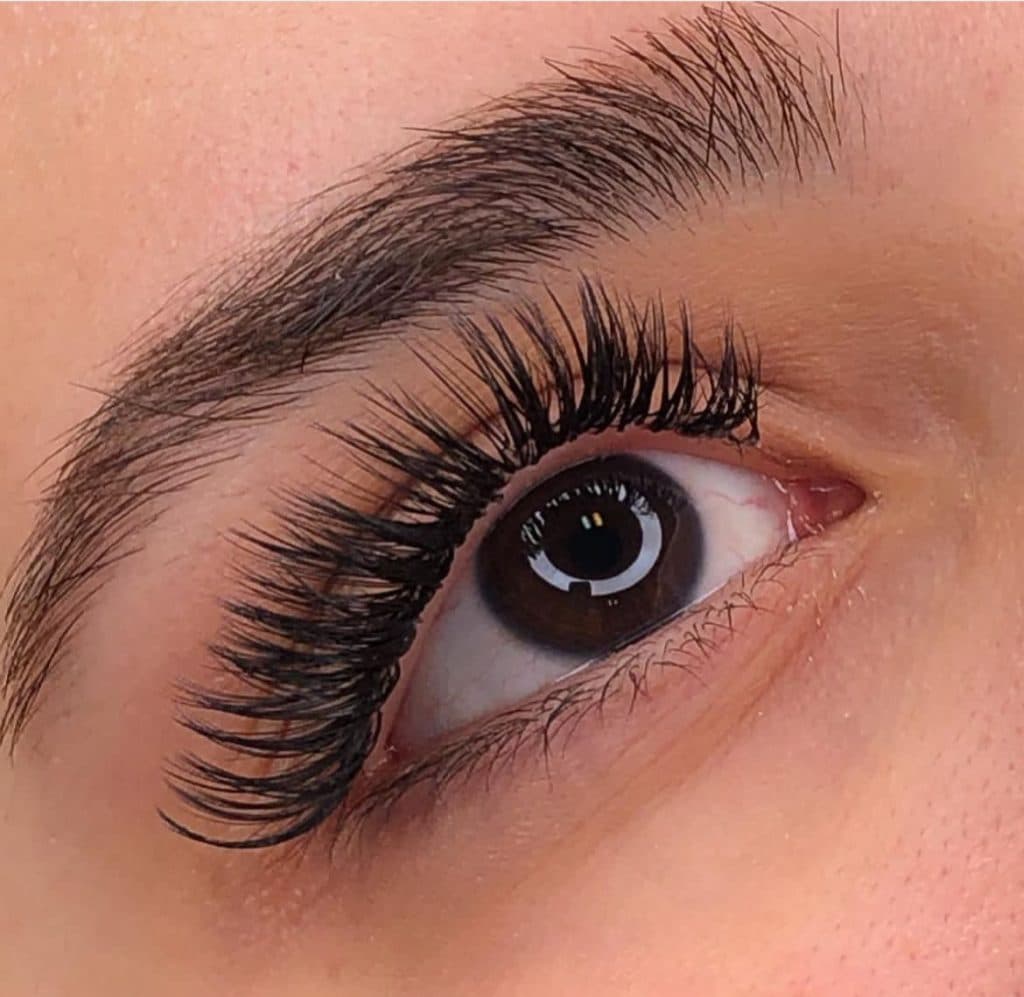 مرکز تخصصی اکستنشن مژه و لیفت ابرو سهیلا حیدری در قم