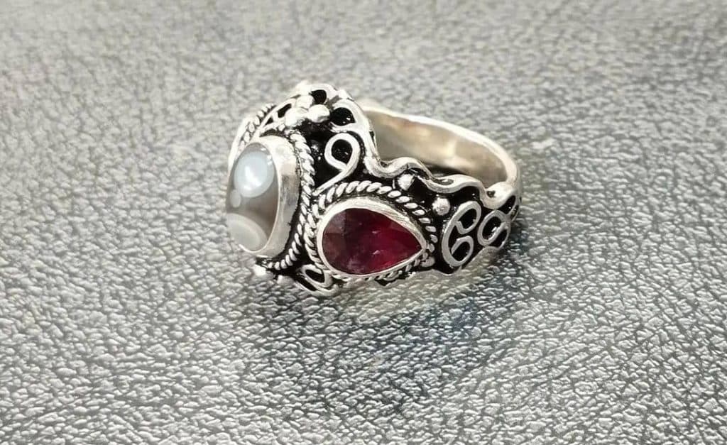 انگشتر سازی علی شیخیان در اصفهان