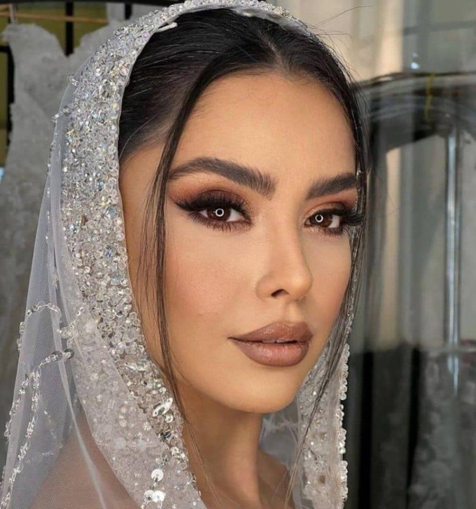 آموزش و خدمات تخصصی گریم و میکاپ عروس آنا علیجان زاده در نوشهر