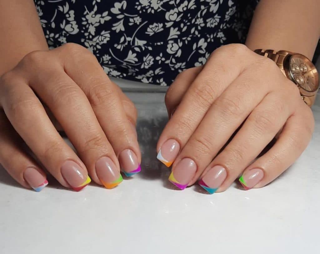 آموزشگاه و سالن زیبایی بانو نگین دهقان در یزد