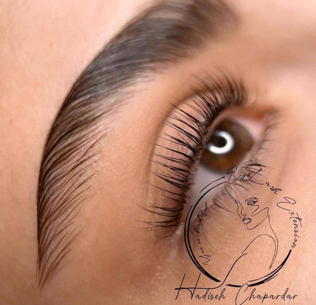 آموزش و خدمات اکستنشن مژه و میکروبلیدینگ حدیث در کرج