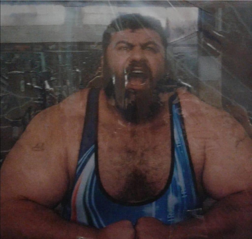 رضا رجبی قهرمان و مربی پاورلیفتینگ و پرس سینه یزد