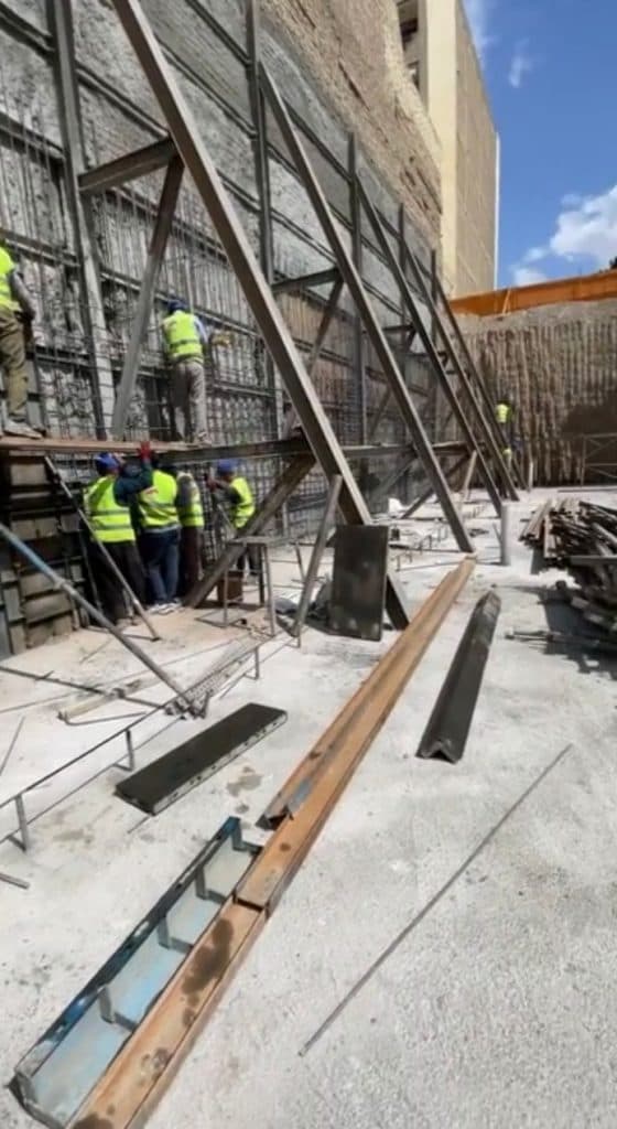 تولید و فروش قالب تخت پلاستیکی و وافل قفل دار فرازمان در اصفهان