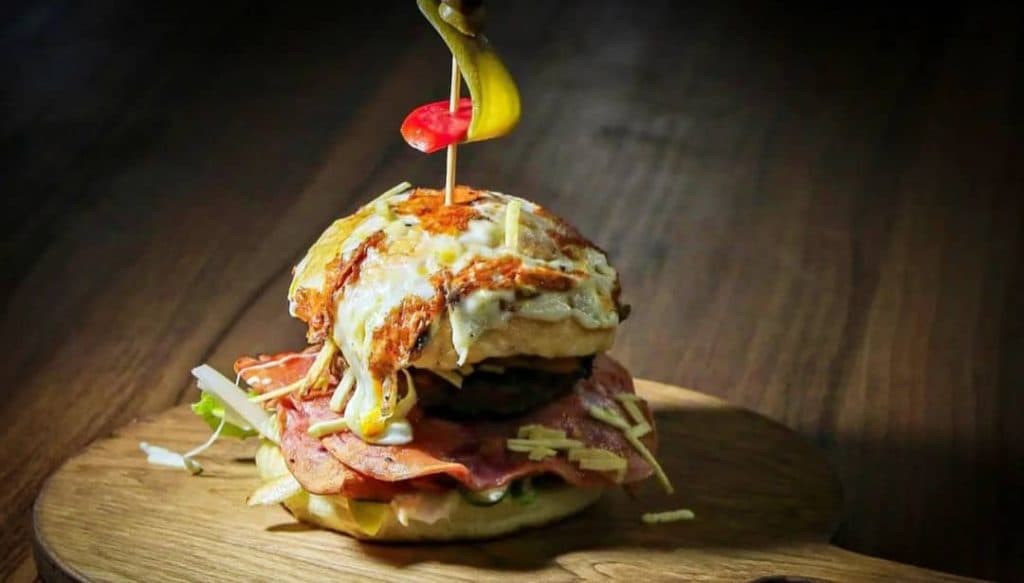 رستوران و فست فود ریحانه در خرمشهر