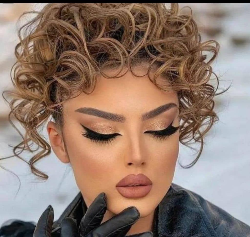 سالن زیبایی ملکه عاطی در خیام زاهدان