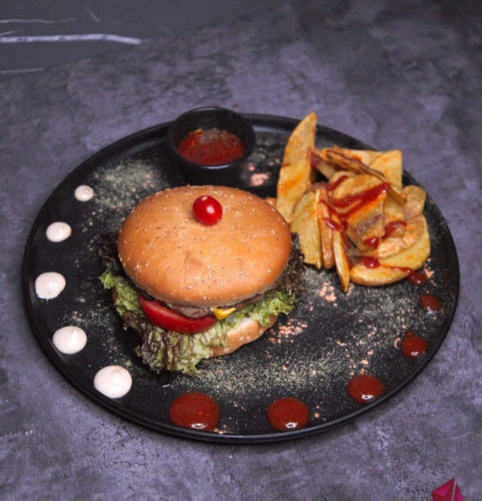 فست فود پیتزا آتش در آبادان