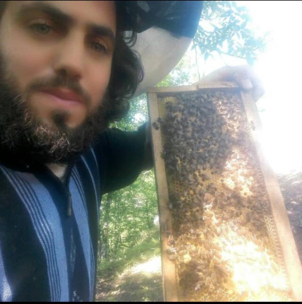 فروش عسل طبیعی صابر پور رستمی در جواهرده رامسر