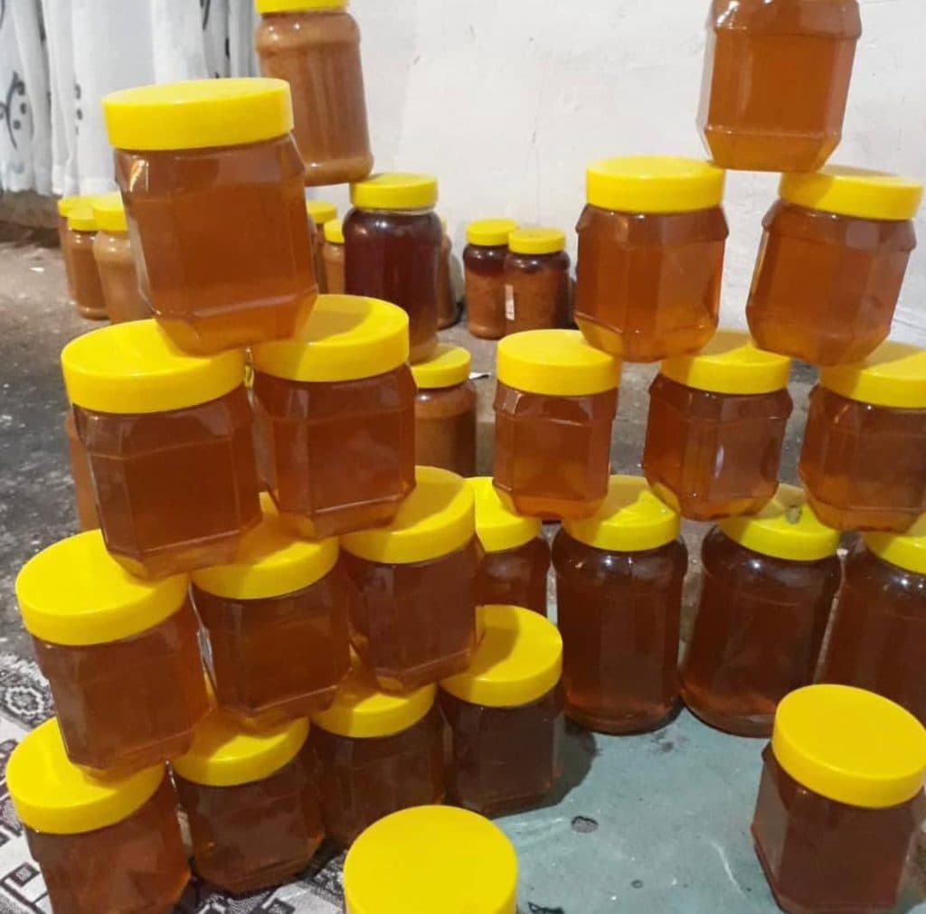 تولید و فروش عسل و ژل رویال و موم و گرده گل و خشکبار نگین در مراغه
