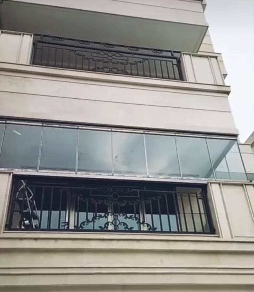 طراحی و ساخت هیلاکس شیشه ای خانه رویایی در تبریز