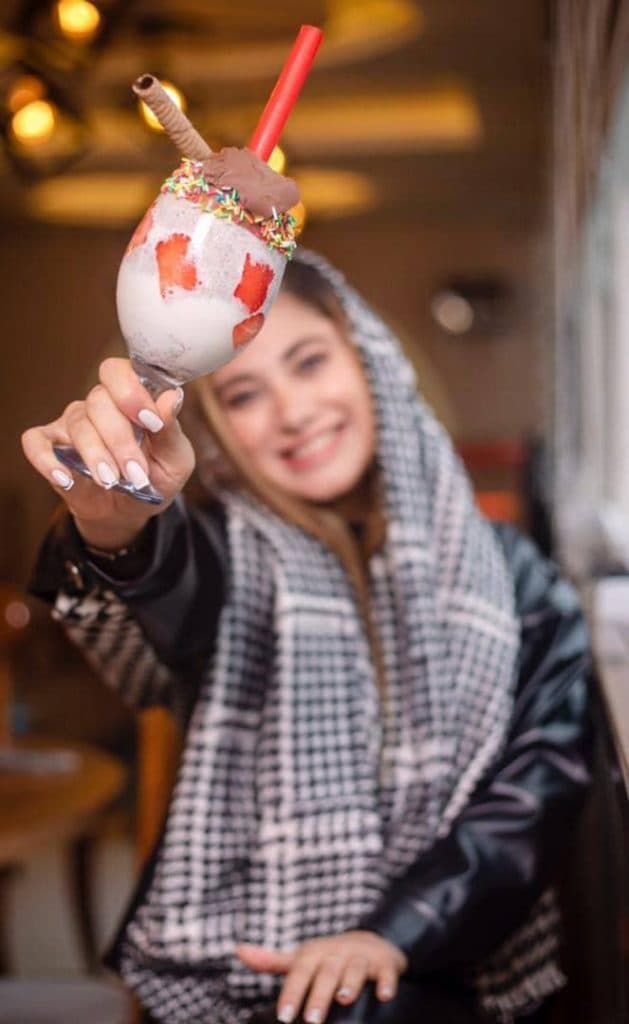 کافه رستوران ماه آبی در گرگان گلستان