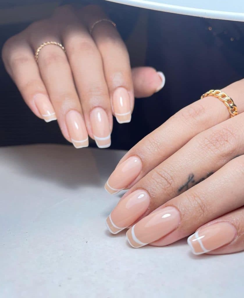 آموزشگاه و سالن تخصصی ناخن آرزو محزون در جزیره کیش