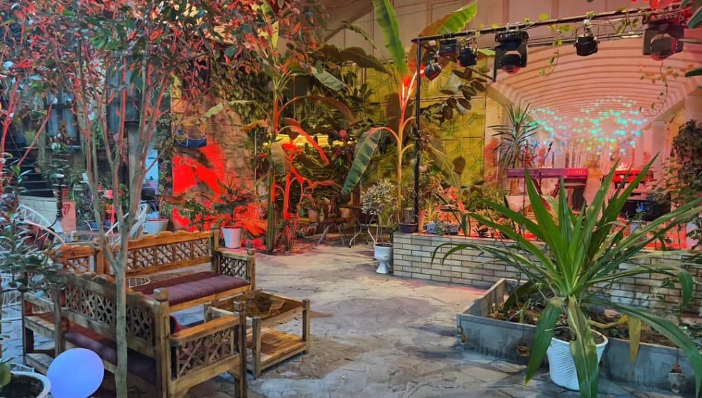 رستوران فرحزاد در کرمان