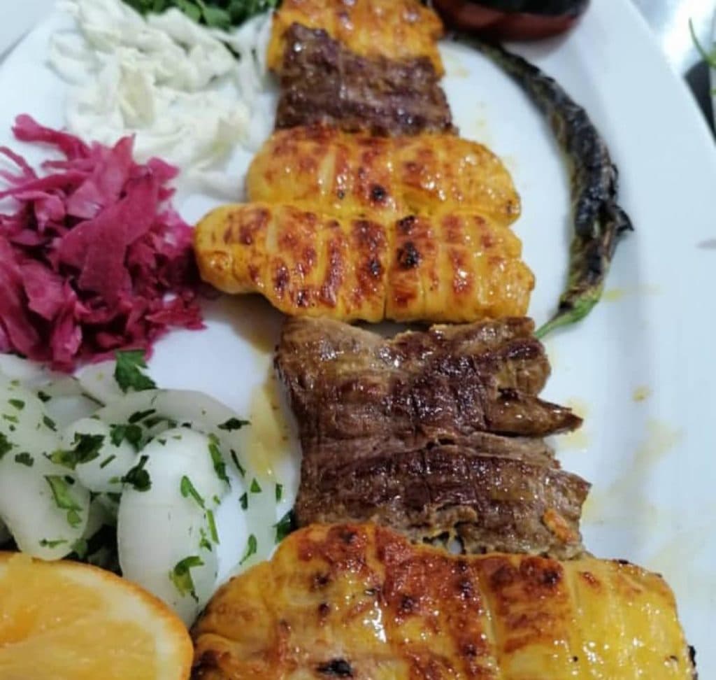 رستوران بزرگ عالیجناب در قم