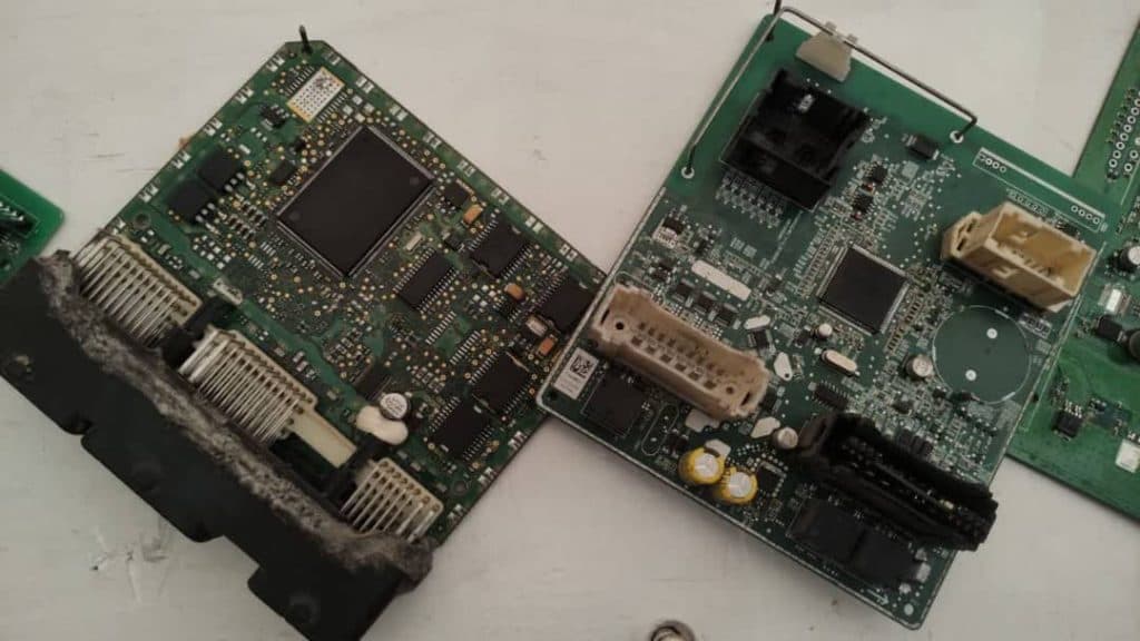 تعمیرات ایسیو خودرو علیخانی در قم