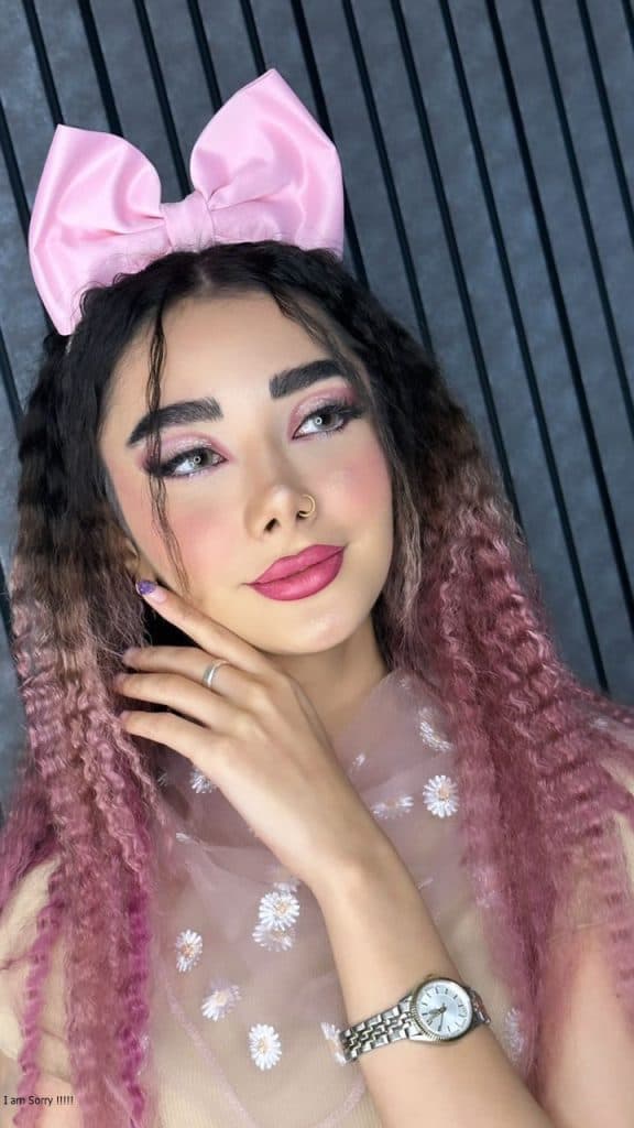 خدمات و آموزش میکاپ و شنیون تخصصی عروس مهتاب بیوتی در رشت گیلان