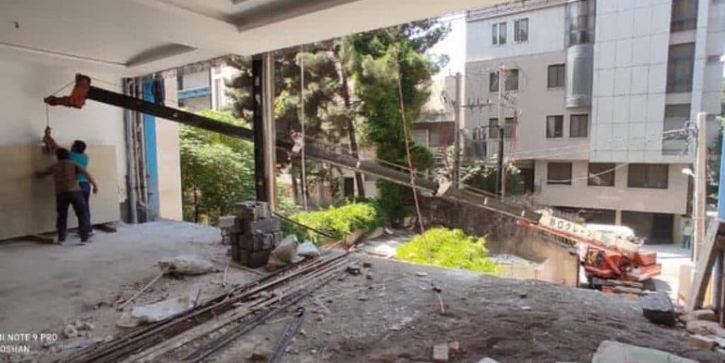 نصب سازه های بتنی و فلزی و جابجایی سنگ اسلب گروه جرثقیل سپهر در مشهد