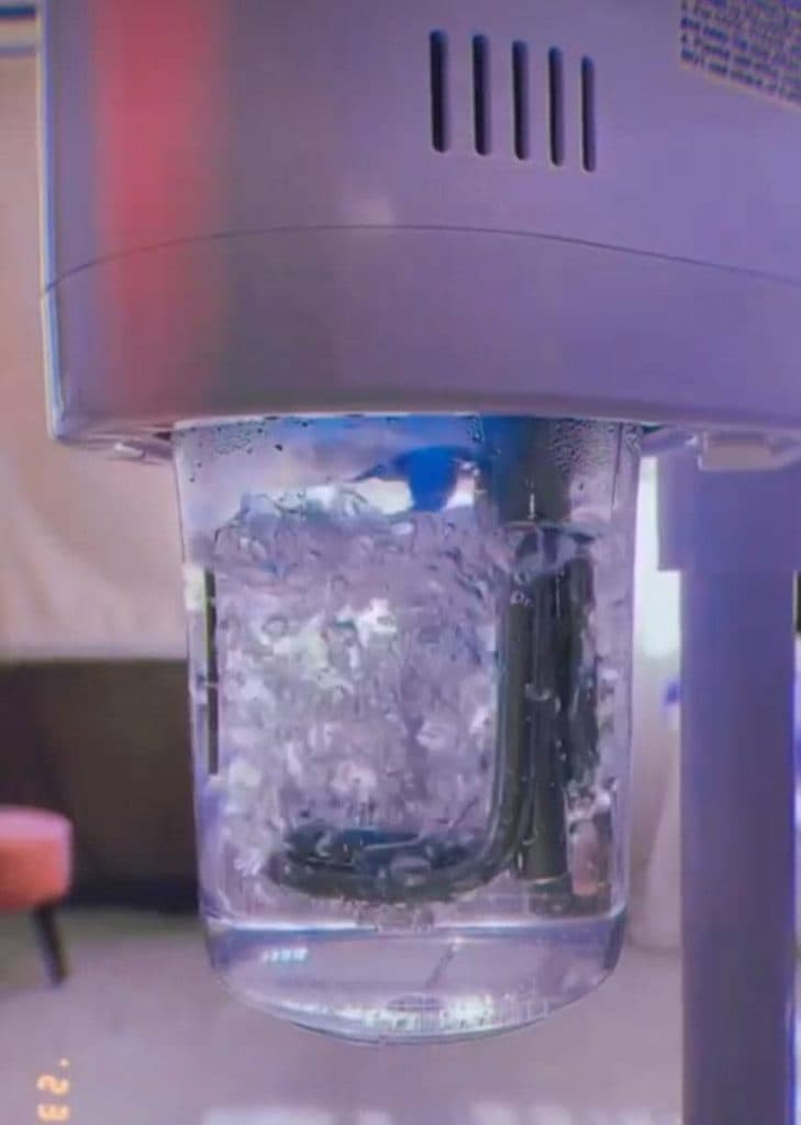 خدمات تخصصی فشیال پوست ماه در رحمت آباد شیراز