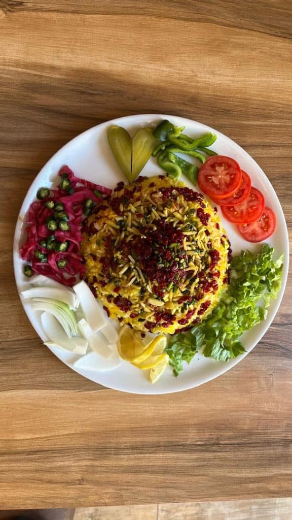 رستوران و سفره خانه سنتی عمارت یار در کرمان