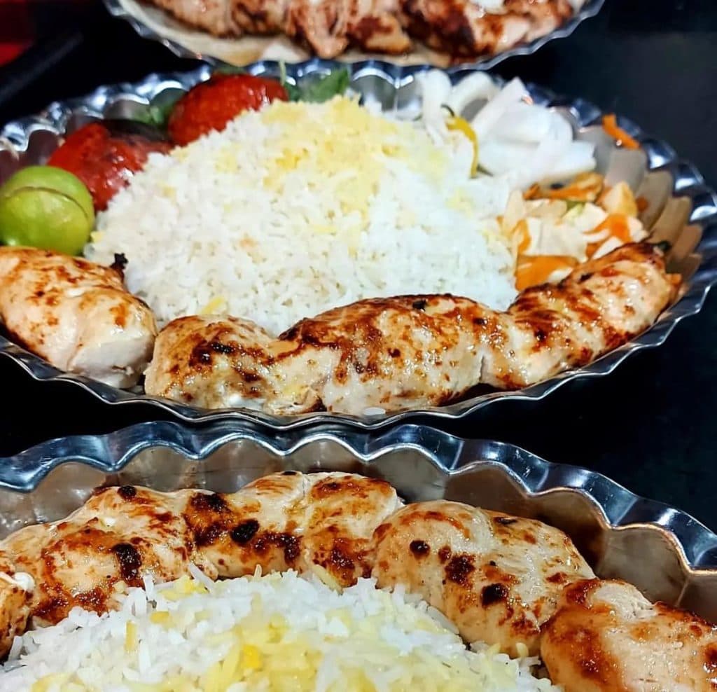 کافه رستوران و فست فود کدخدا در فیروز آباد