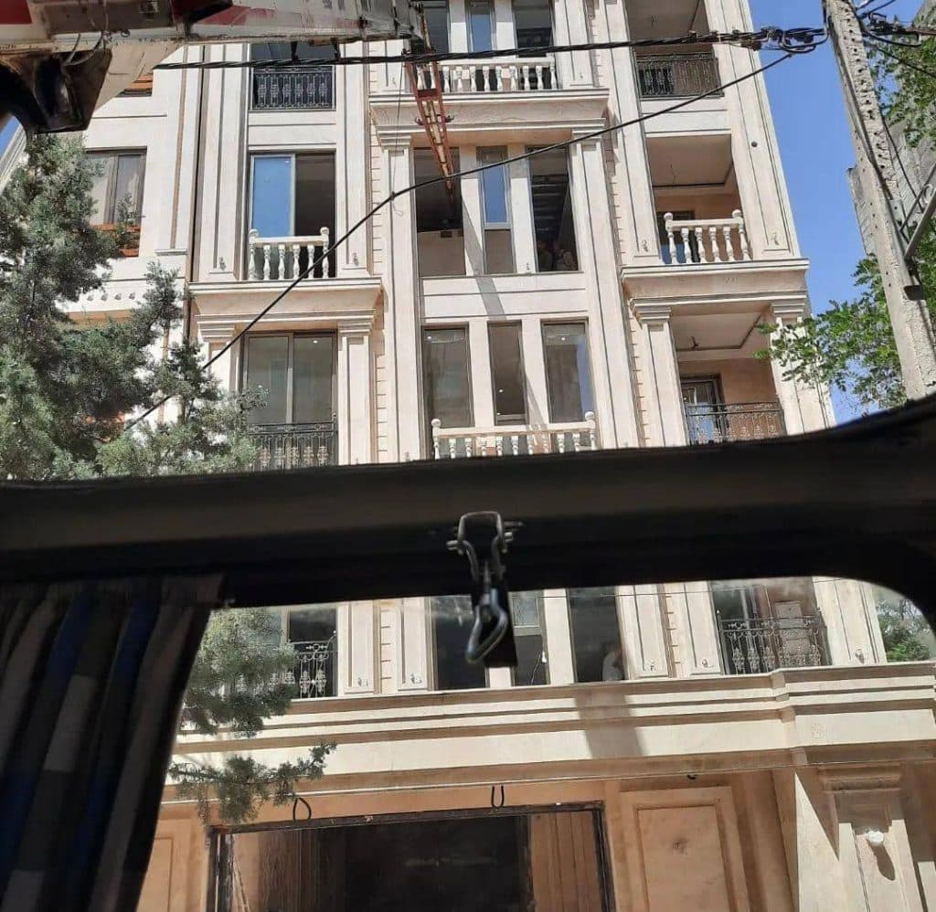 نصب سازه های بتنی و فلزی و جابجایی سنگ اسلب گروه جرثقیل سپهر در مشهد