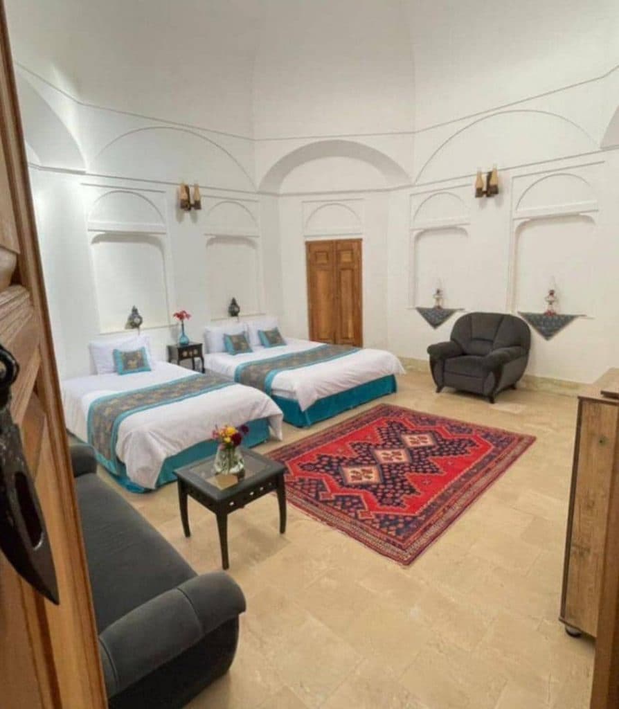 هتل اقامتی و کافه رستوران مهر در یزد