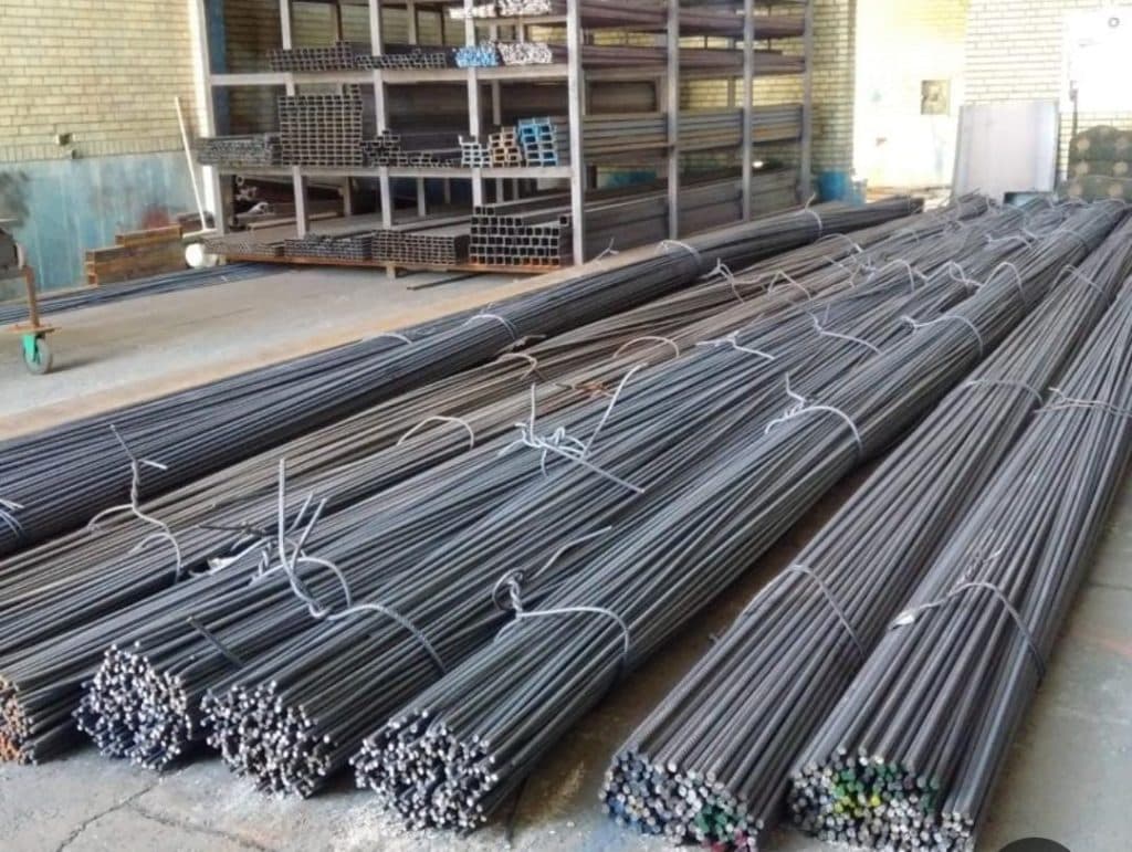 آهن فروشی میانجی در میانه