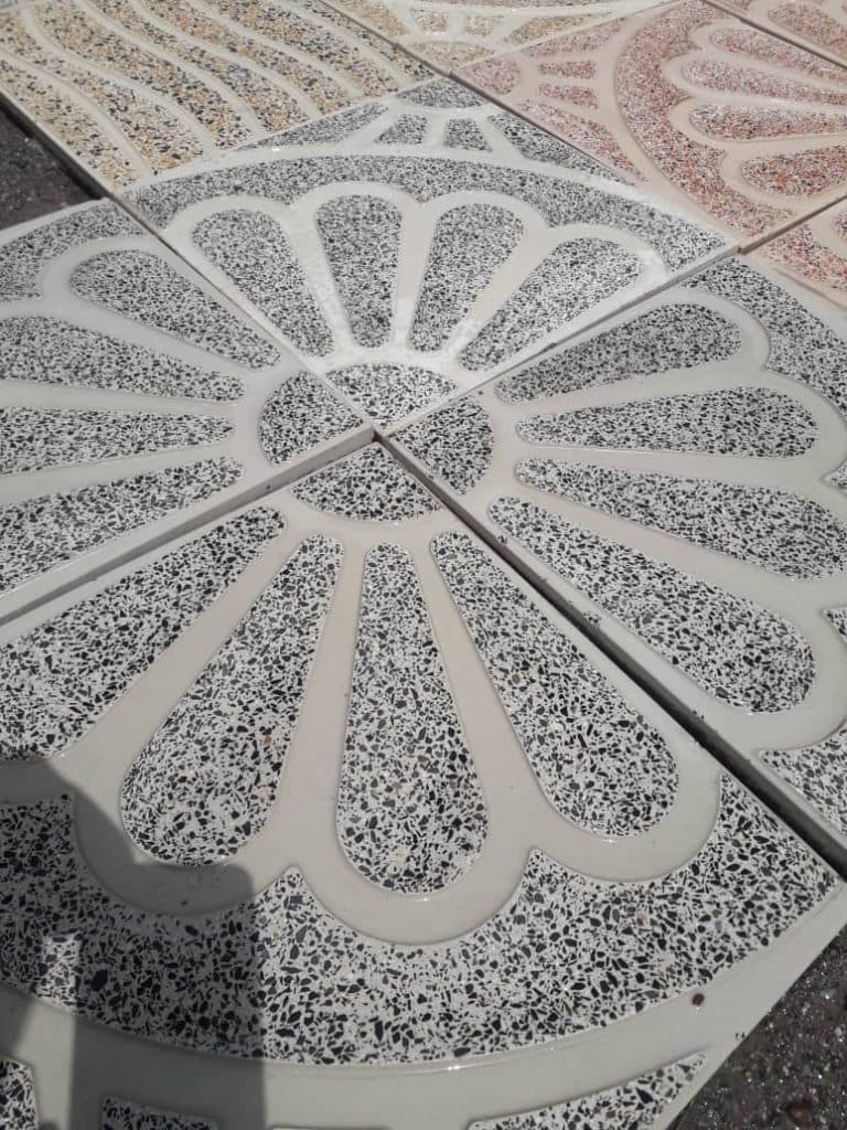 کارخانه موزاییک سازی توکلی در میانه