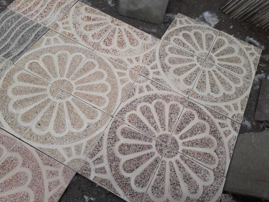 کارخانه موزاییک سازی توکلی در میانه