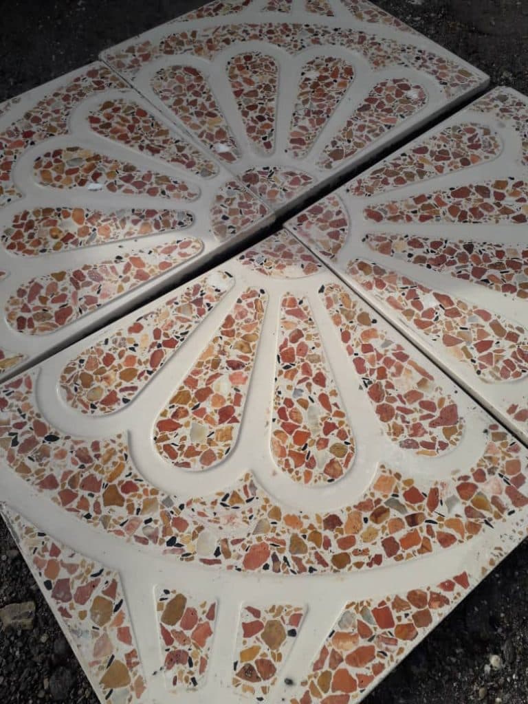 کارخانه موزاییک سازی توکلی در میانه